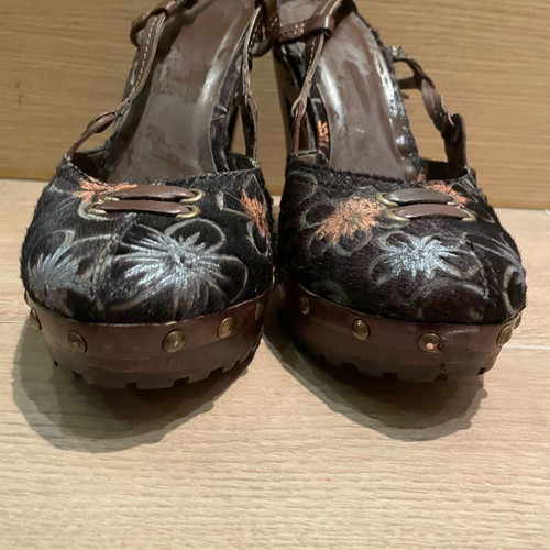Clogs sandals used with wooden heel and pony leather, size 39