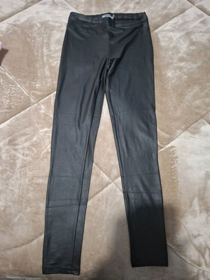 Stradivarius leggings like new, black