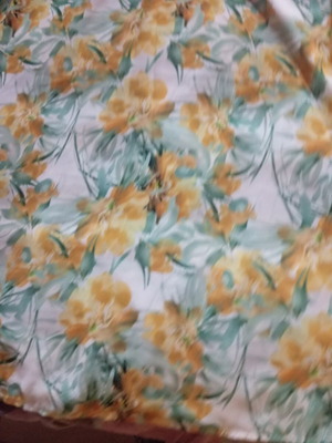 Women's Floral T-shirt like new, size M, colorful