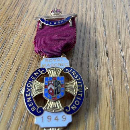 Royal Masonic pin used with burgundy ribbon