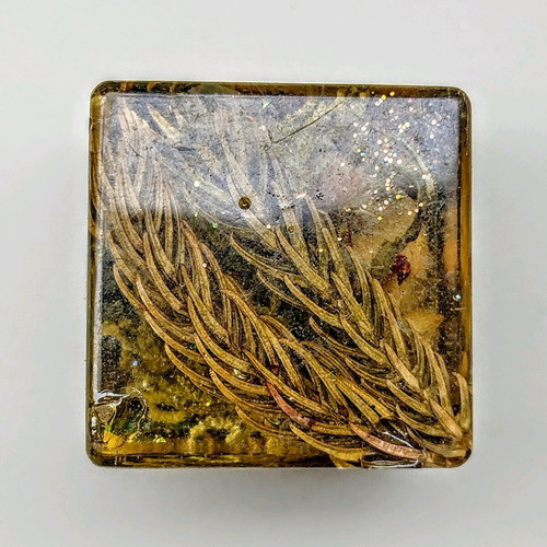 Decorative piece with flowers new, epoxy resin with dried flowers