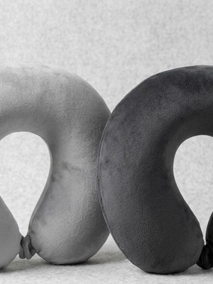 Travel pillow for neck like new, anatomical support