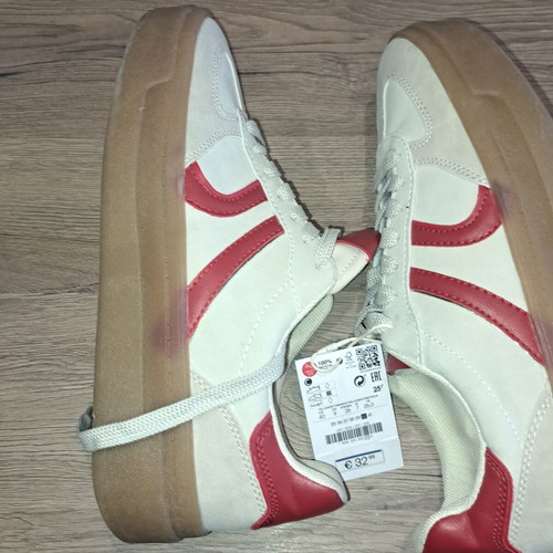 Strativarius women's sports shoes new, size 40