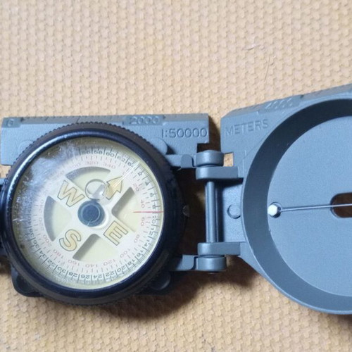 Military Type Compass like new