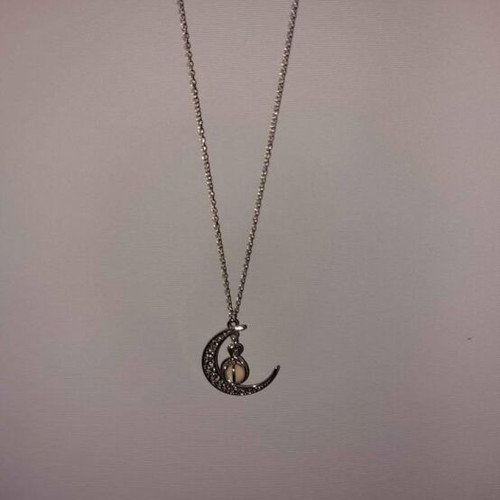 Moon necklace new, gray that glows in the dark
