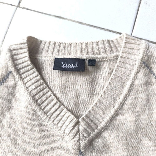 Wool sweater with V-neck used, men's size L, beige