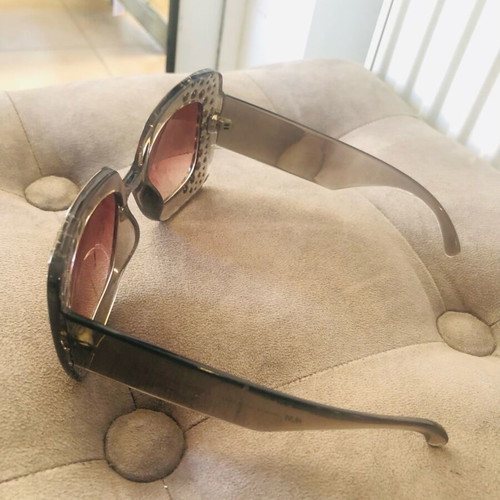 Butterfly sunglasses used with rhinestones