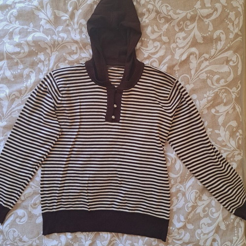 Women's short brown blouse with hood and long sleeves like new