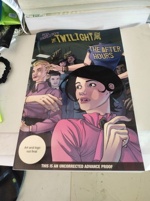 Rod Serling's The Twilight Zone double comic novel like new