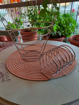 Fruit bowl and napkin holder set used, metal