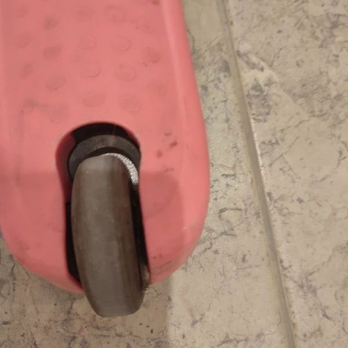 Globber 3-Wheel Scooter used with missing parts