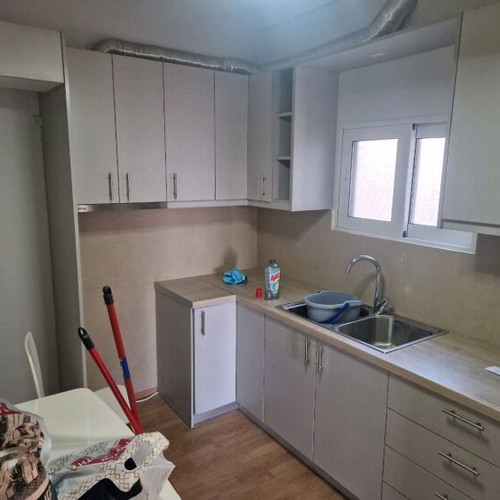 Kitchen cabinets like new, laminate, approx. 2.50 x 2.30 m