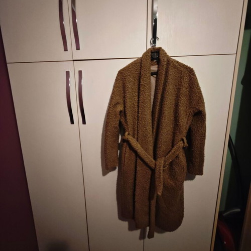 Women's brown coat like new with sheep knit texture
