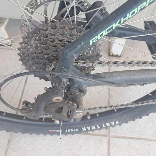 Specialized Rockhopper 29" mountain bike like new, size L, black