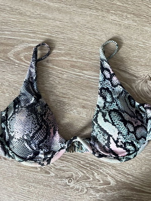 Bikini Top with Snakeskin Print and Underwire, Like New, Size S