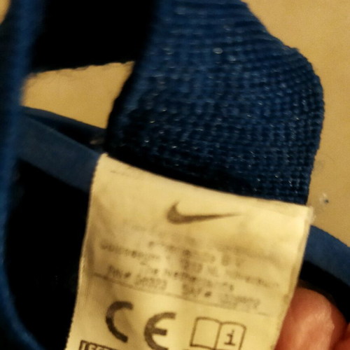 Nike shin guards like new, football