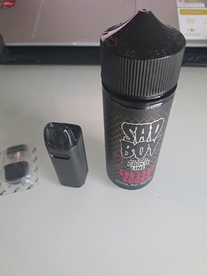 Caliburn vaping device like new with liquid