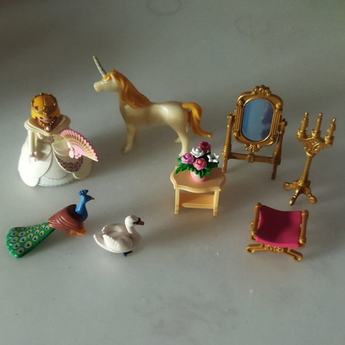 Playmobil 5892 fairy tale princess and magic castle set