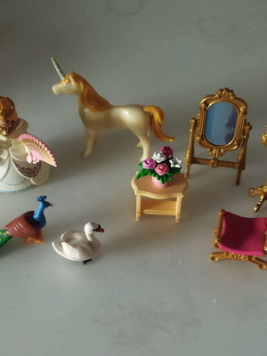 Playmobil 5892 fairy tale princess and magic castle set
