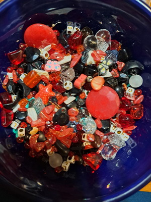 Beads set like new, 316 g mixed glass, acrylic, ceramic, pearls