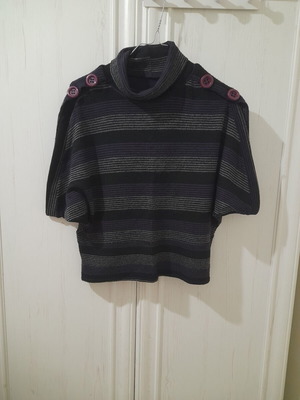 Woolen short sweater like new, black and purple, size M
