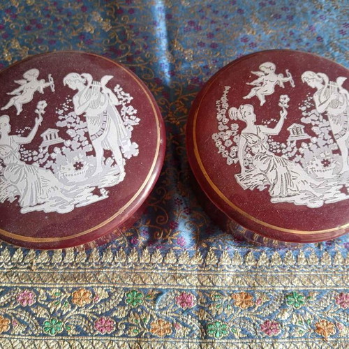 Various used home decor items, set