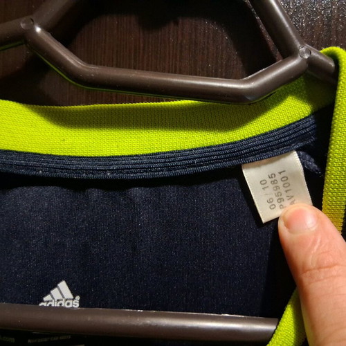 Real Madrid Away Jersey like new, size Medium