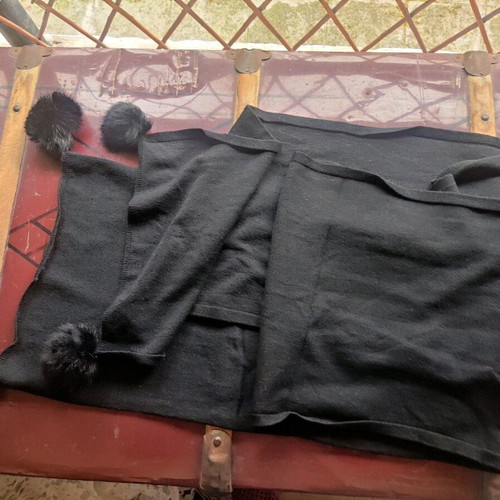 Black scarf like new, dimensions 30x2.20