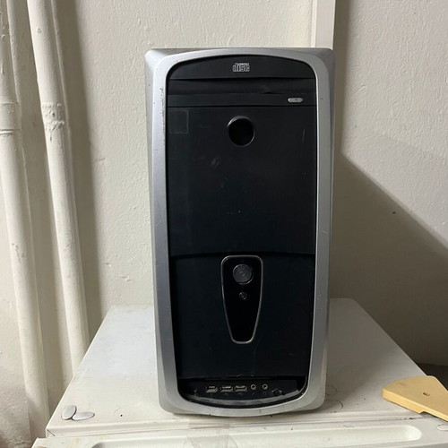AMD Athlon 64 4600+ 2.4GHz computer with 2GB RAM and 200GB HDD used