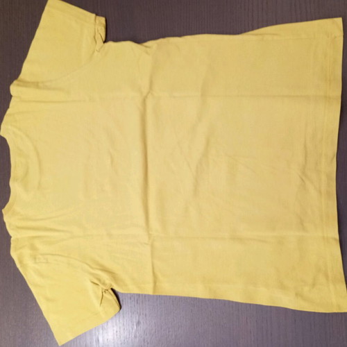 Benetton yellow kids t-shirt like new, size XS