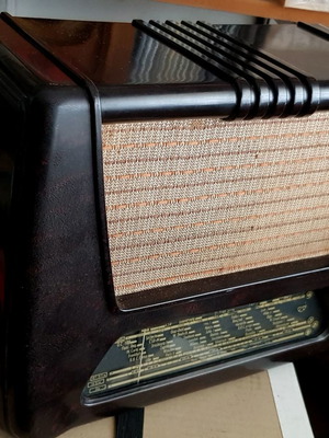 Tesla vintage radio used (1954)