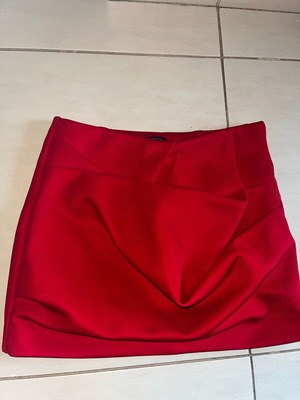 Zara skirt red like new unworn, size S