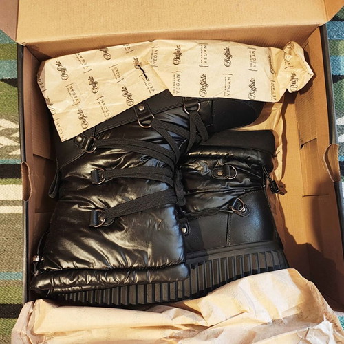 Buffalo Zafir winter boots new, size 40, black