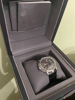 Ρολόι χειρός Venus Genesis Automatic Date με μαύρο δερμάτινο λουράκι καινούργιο
