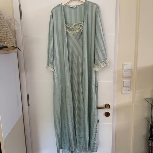 Nota XXL long nightgown with matching robe, like new, size L