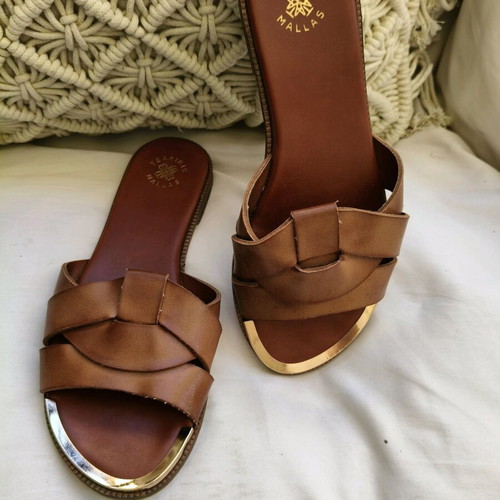 Tsakiris Mallas leather sandal like new with gold detail