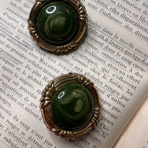 Vintage earrings like new, green