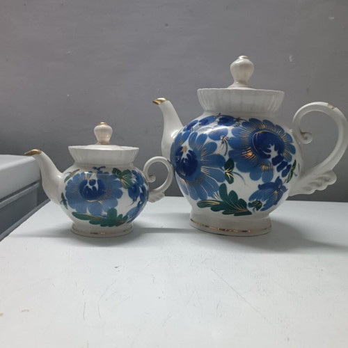 Vintage Russian porcelain teapots like new, set of 2