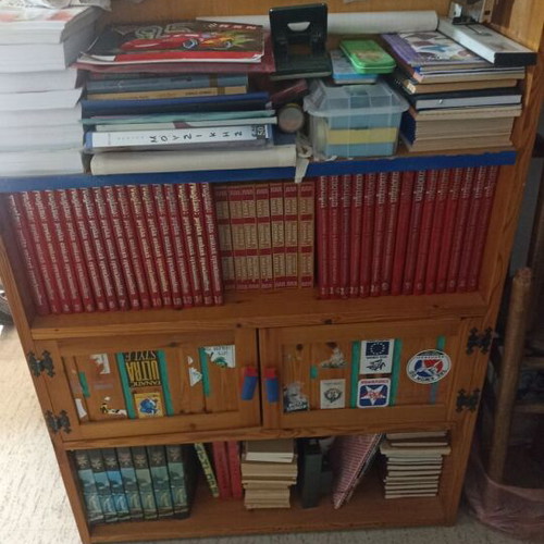 Wooden bookcase large with 4 rows of shelves used