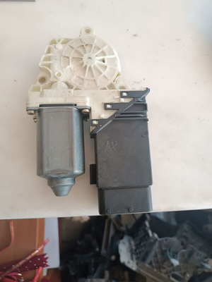 Window motor front left for Seat Leon '99-'05 like new