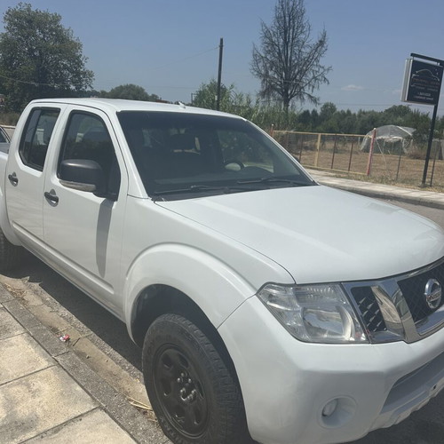 Nissan Navara 2014 diesel pickup truck, manual transmission