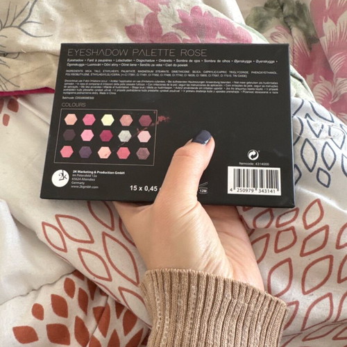 Eyeshadow palette like new with pink and purple colors