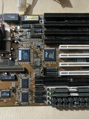 Retro Bundle Socket 7 Soyo SY-5VA with ST 6x86 P150+ CPU and RAM like new