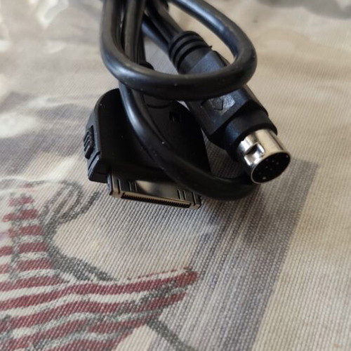 Apple 30-pin to DIN Mini-DIN cable new