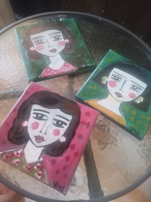 Canvas paintings of faces set of 3, like new, 20x20 cm