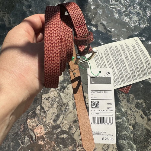 Benetton adjustable red belt, 110 cm