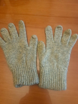 Children's gloves like new
