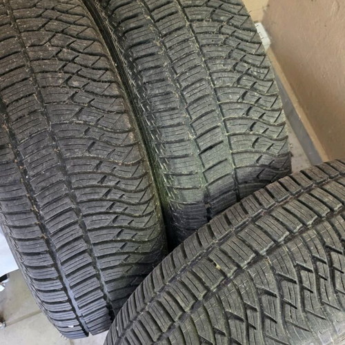 Kleber Citilander 225/70/16 all-season tires like new, set of 4