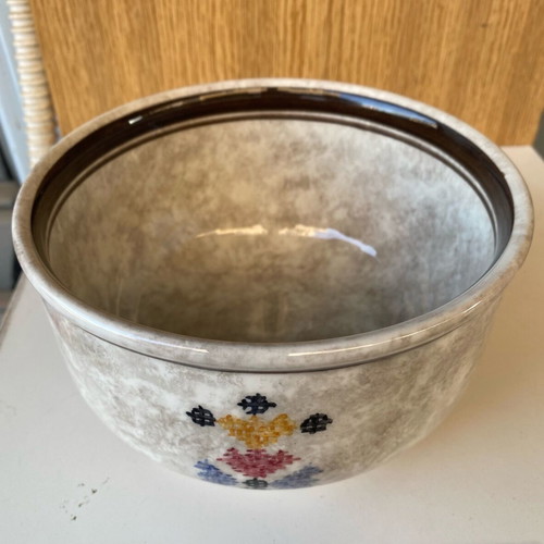 Ceramic bowl N. Alagiannis handmade, like new