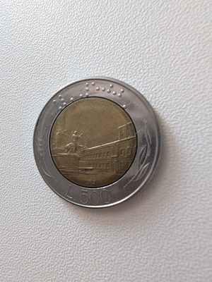 Italy 500 Lire Coin used, 1982 bimetallic collectible